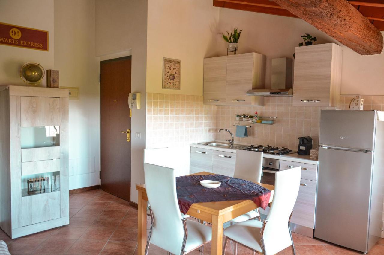 Il Paiolo Magico Apartment Valeggio sul Mincio Luaran gambar